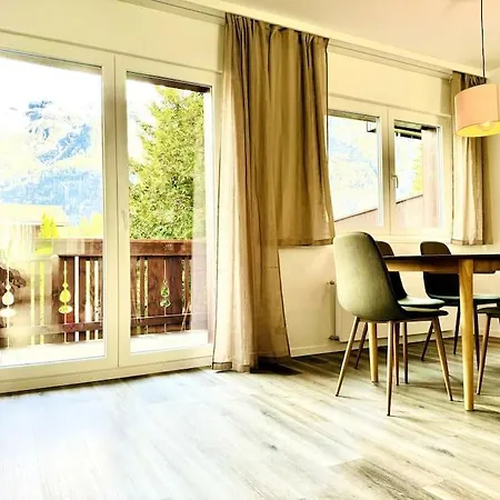 Bellevue & Classy Mountain View Apartment *