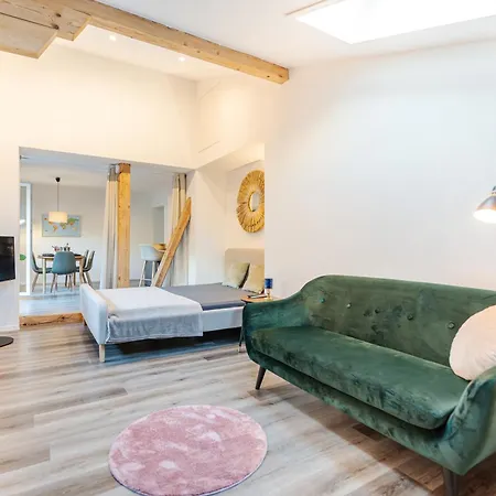 Bellevue & Classy Mountain View Apartament Kandersteg