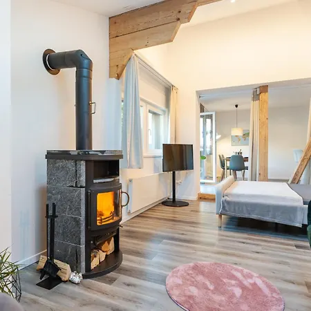 Bellevue & Classy Mountain View