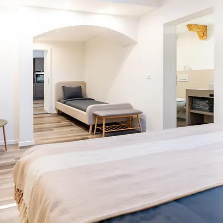 Bellevue & Classy Mountain View Apartment