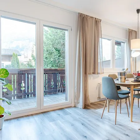 Bellevue & Classy Mountain View