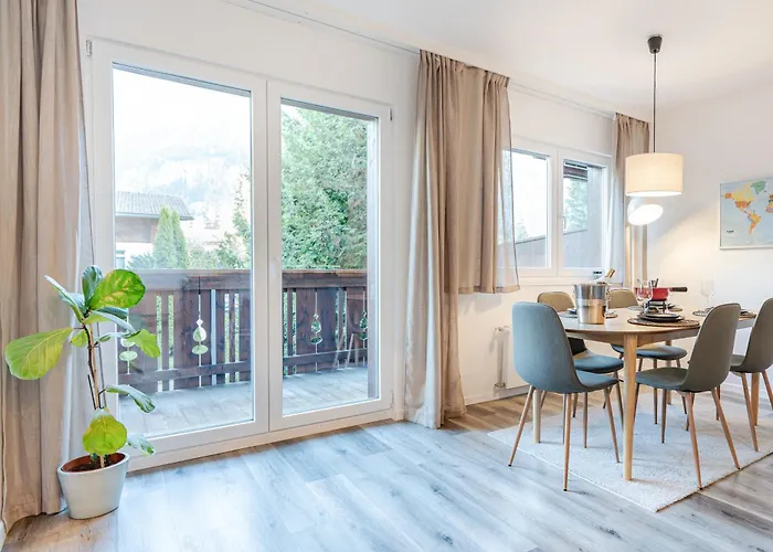 Bellevue & Classy Mountain View